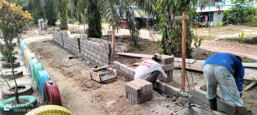 Pembangunan Pagar TK Tunas Pertiwi 2 Desa Karang Tunggal Dikebut Demi Siap Menyambut Tahun Ajaran Baru
